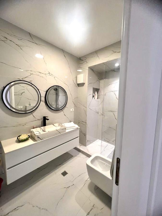 Currila Modern Luxury Stunning Views Appartamento Durrës
